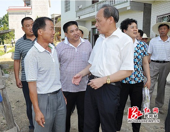 邵阳市委书记郭光文赴武冈指导抗旱救灾工作