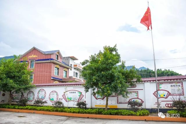 武岡:著力打造“五小園”各家各院推窗見綠推門見景