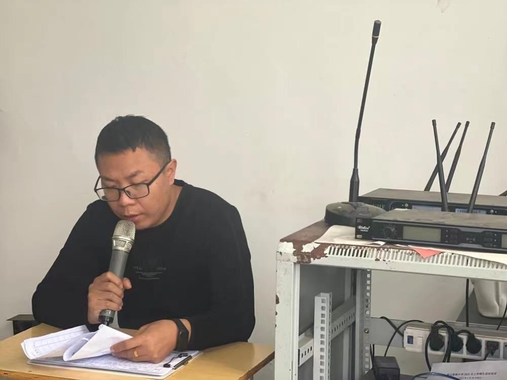 邓元泰镇中学开展校园广播“国旗下的讲话”周会课活动