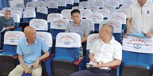 市委政法委书记调研法相岩小学校园安全工作