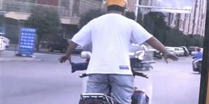 武冈这个男的真“厉害”！但是被抓了..