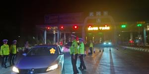 武冈交警开展统一行动严查严管保平安