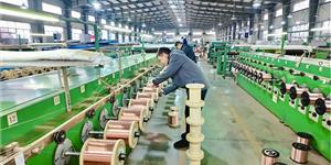 “荒野求生”张老六重返工作岗位 公司迎接他的是