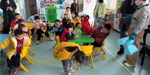 邓元泰镇中心幼儿园开展食品安全应急演练