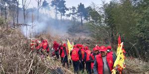 马氏仕雷公族清明扫墓记