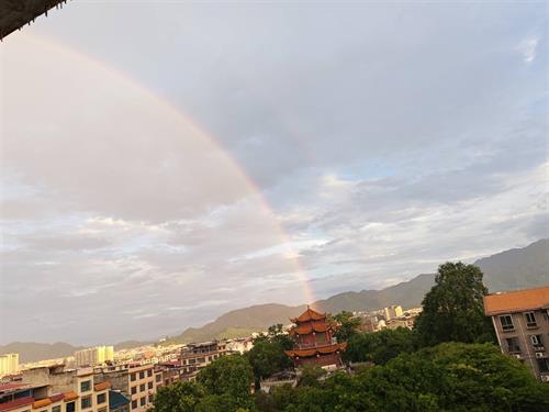 武冈两个老人退休工资，平等不平等？